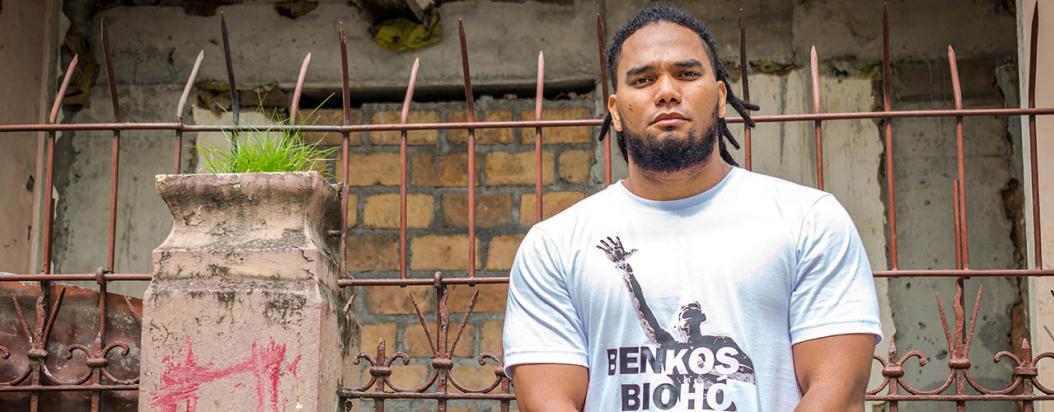 Camisetas afro de Básico Pero Nítido Cartel Urbano