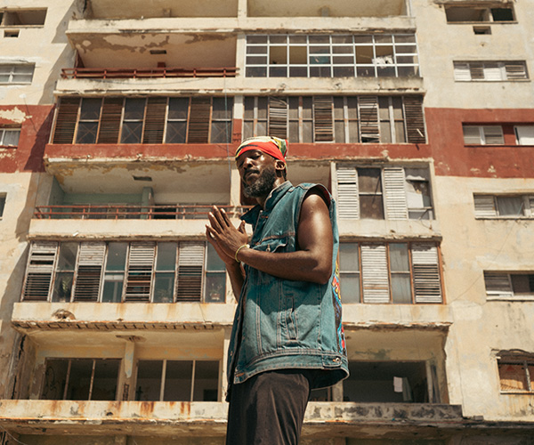 El rap de Brebaje Man quiere sanar su alma y el de una isla