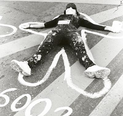 Más de 12 kilómetros de pintura en Bogotá denuncian la verdad sobre los Falsos Positivos 