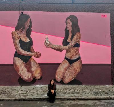 Aguja y vinilo dan cuerpo a la obra de Delacalle Valentina