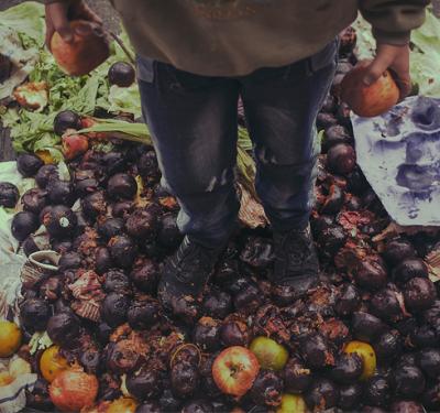 Una familia bogotana no da por perdido ningún alimento