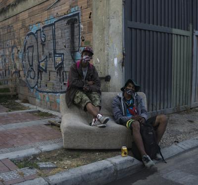 En fotos: A dos calles de la zona más golpeada por el coronavirus