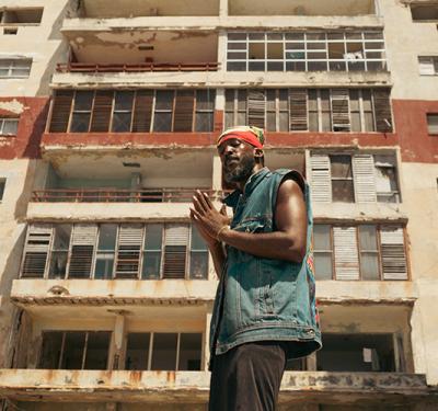 El rap de Brebaje Man quiere sanar su alma y el de una isla