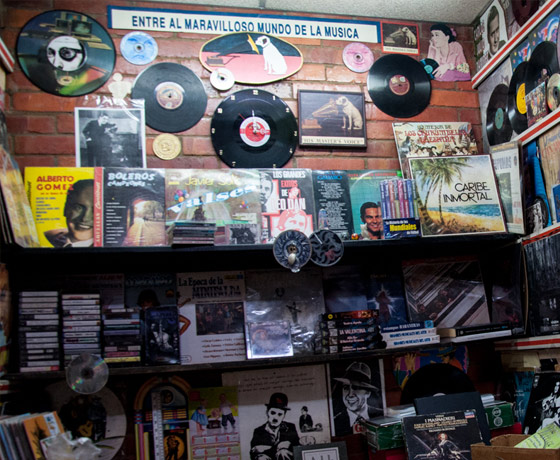 B-sides de vinilos en tiendas de discos Bogotá